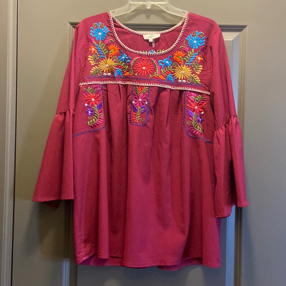 NWOT 1X burgundy/merlot embroidered Entro blouse